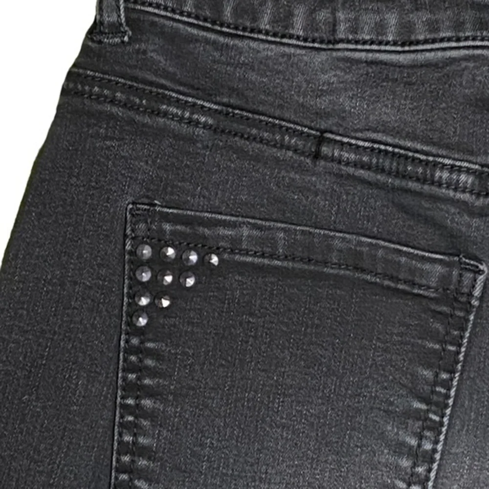 Maurices Jeans Faded Black Studded Skinny Jeans Size Medium Regular 8 10 - Picture 14 of 14